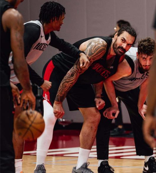 场均21+12+5!申京改打新位置?火箭队斯通摊牌,双塔战术获支持