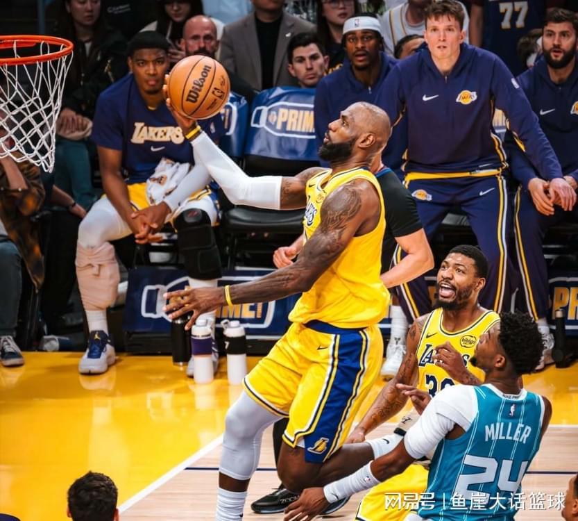 极速电竞比分网-湖人117-135黄蜂!斯玛特把话挑明,东契奇赛后表态也成重中之重