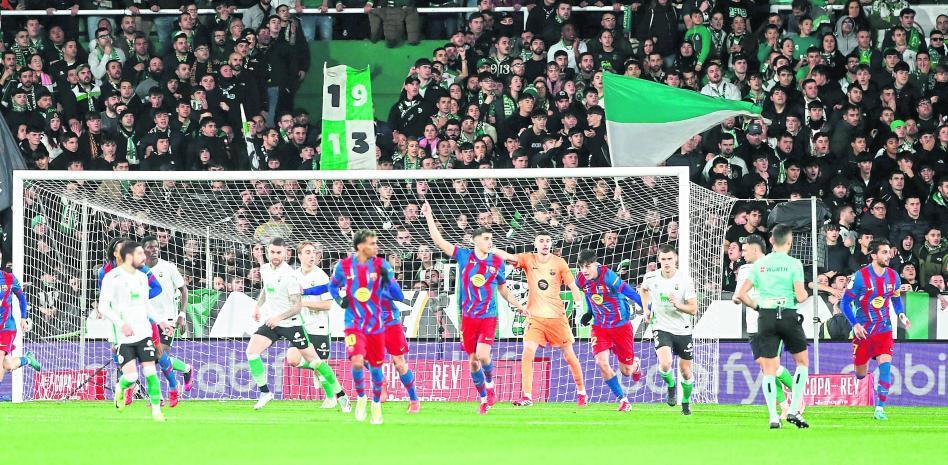 世体:特狮连国王杯都没有上场机会,若想比赛他只能冬窗离队