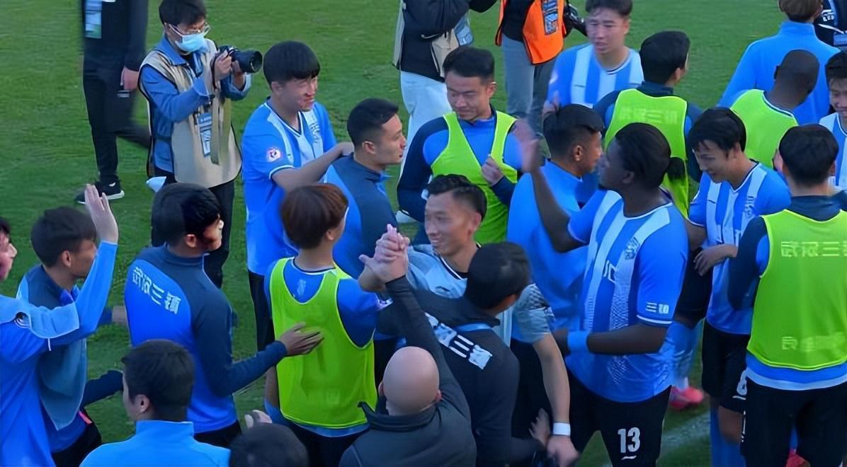 LCK LPL LOL ESports-意外!邓卓翔本赛季还有可能出任武汉三镇救火主教练?引发热议