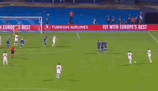 【欧冠】莱昂千里单骑一条龙!AC米兰客场4比0大胜